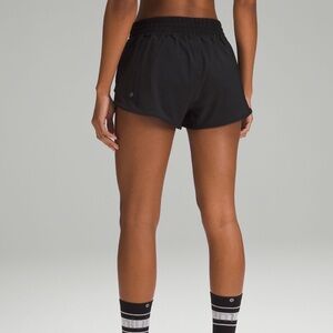 lululemon Hotty Hot high rise shorts 2.5 size 6 in black